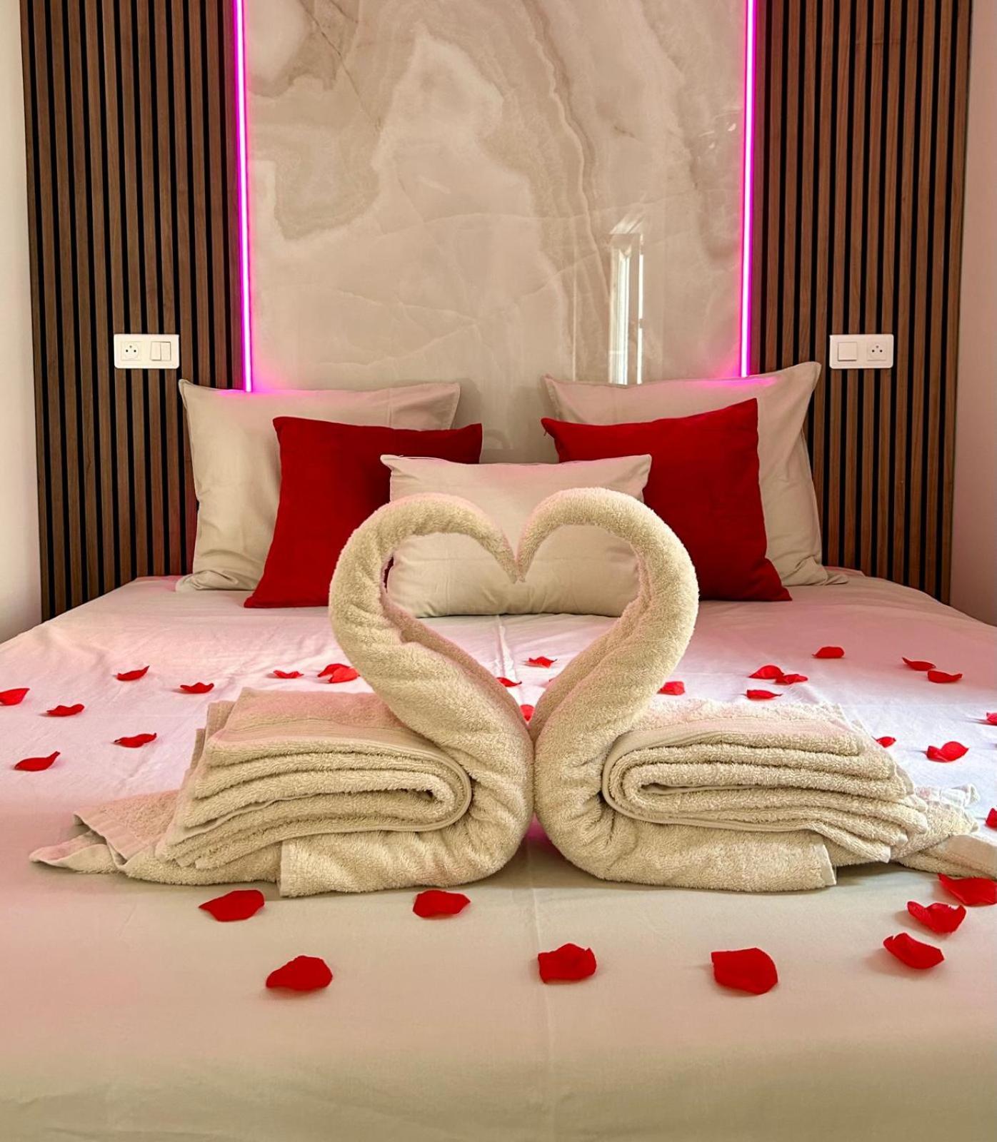 Intimate Escape - Seaside - Spa Bath - Wifi - Ac Nice Luaran gambar